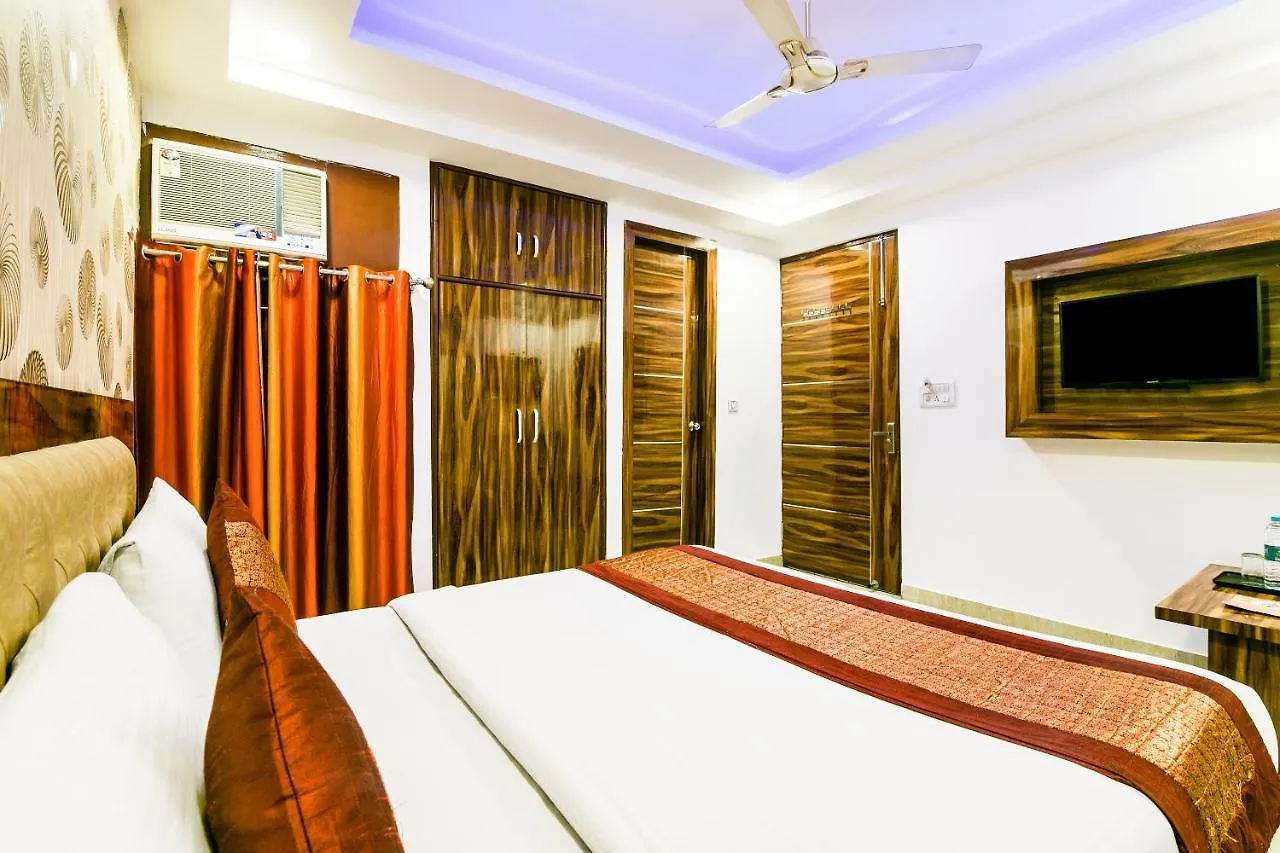 Hotel Pearl - Mahipalpur Delhi Airport New Delhi