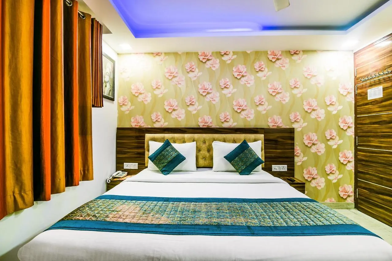 ***  Hotel Pearl - Mahipalpur Delhi Airport New Delhi India