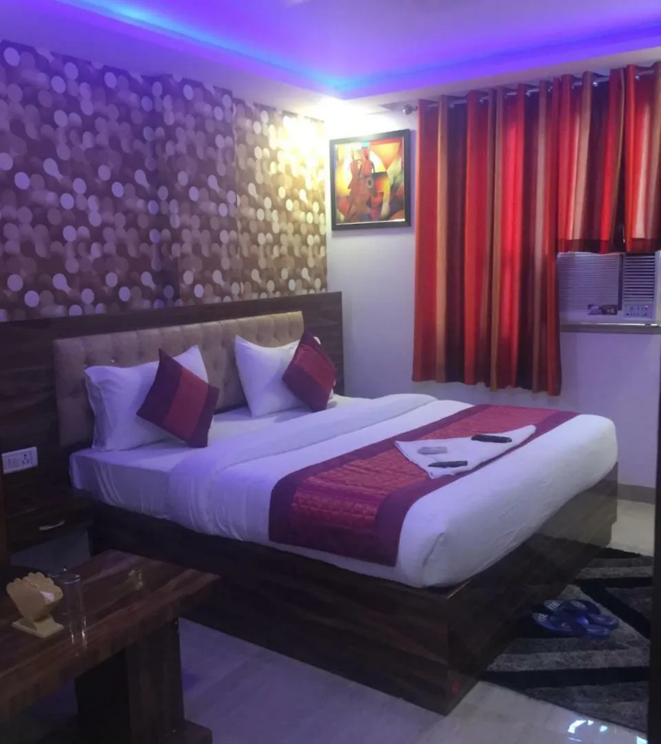 Hotel Pearl - Mahipalpur Delhi Airport New Delhi