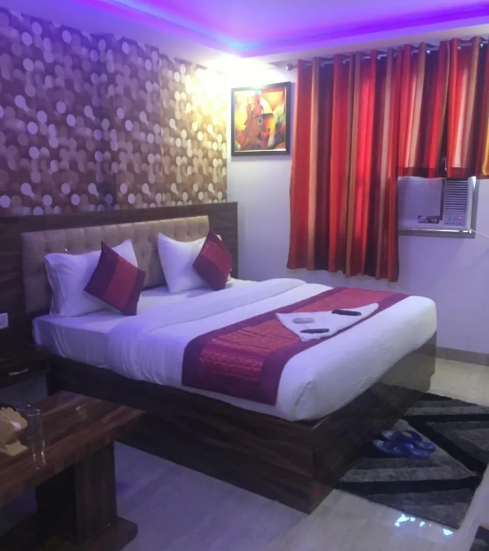 Hotel Pearl - Mahipalpur Delhi Airport New Delhi India